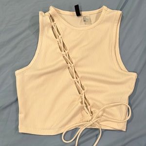 H&M small off white top